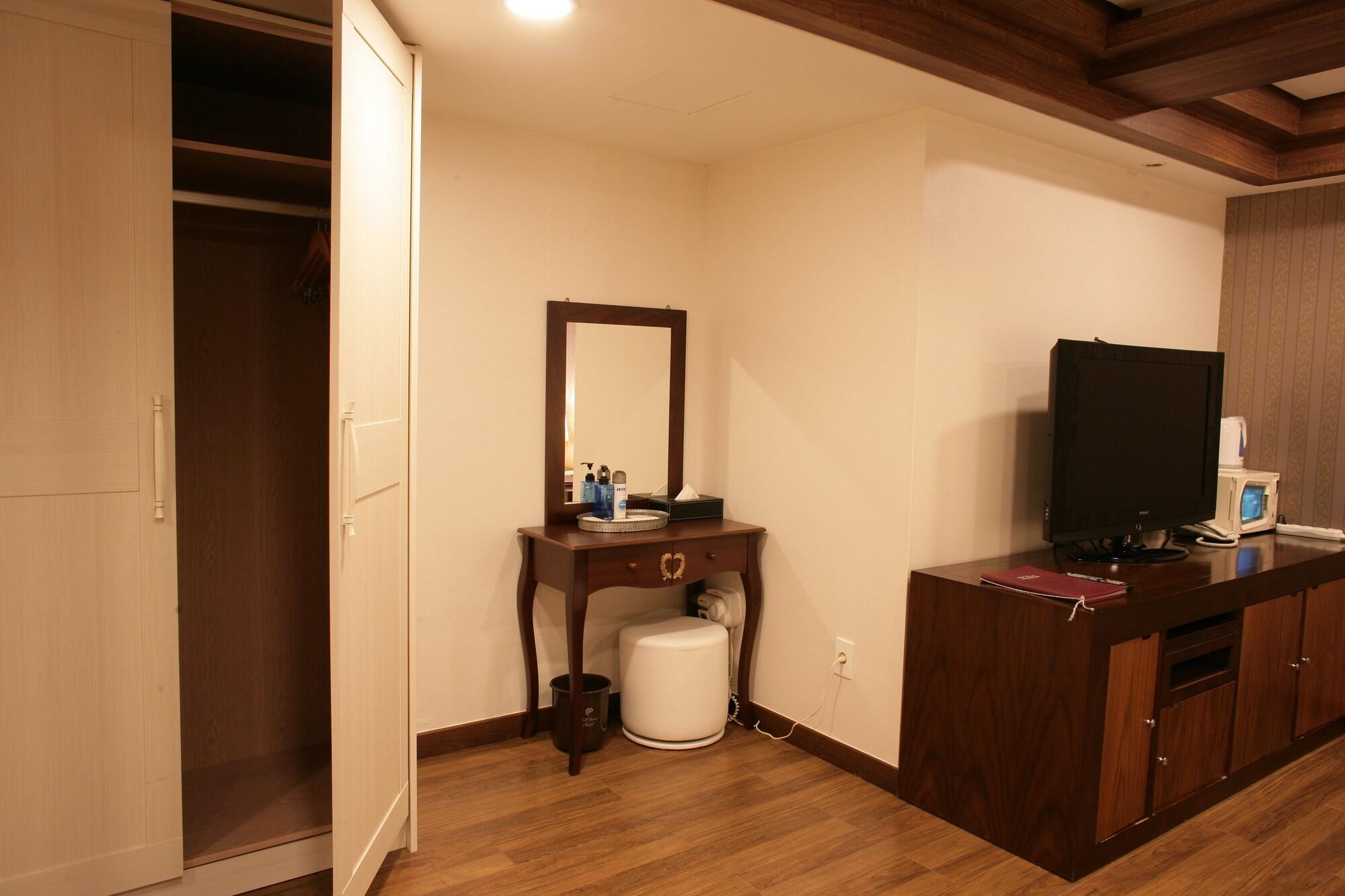 Отель Hill House Seoul Myeongdong Экстерьер фото