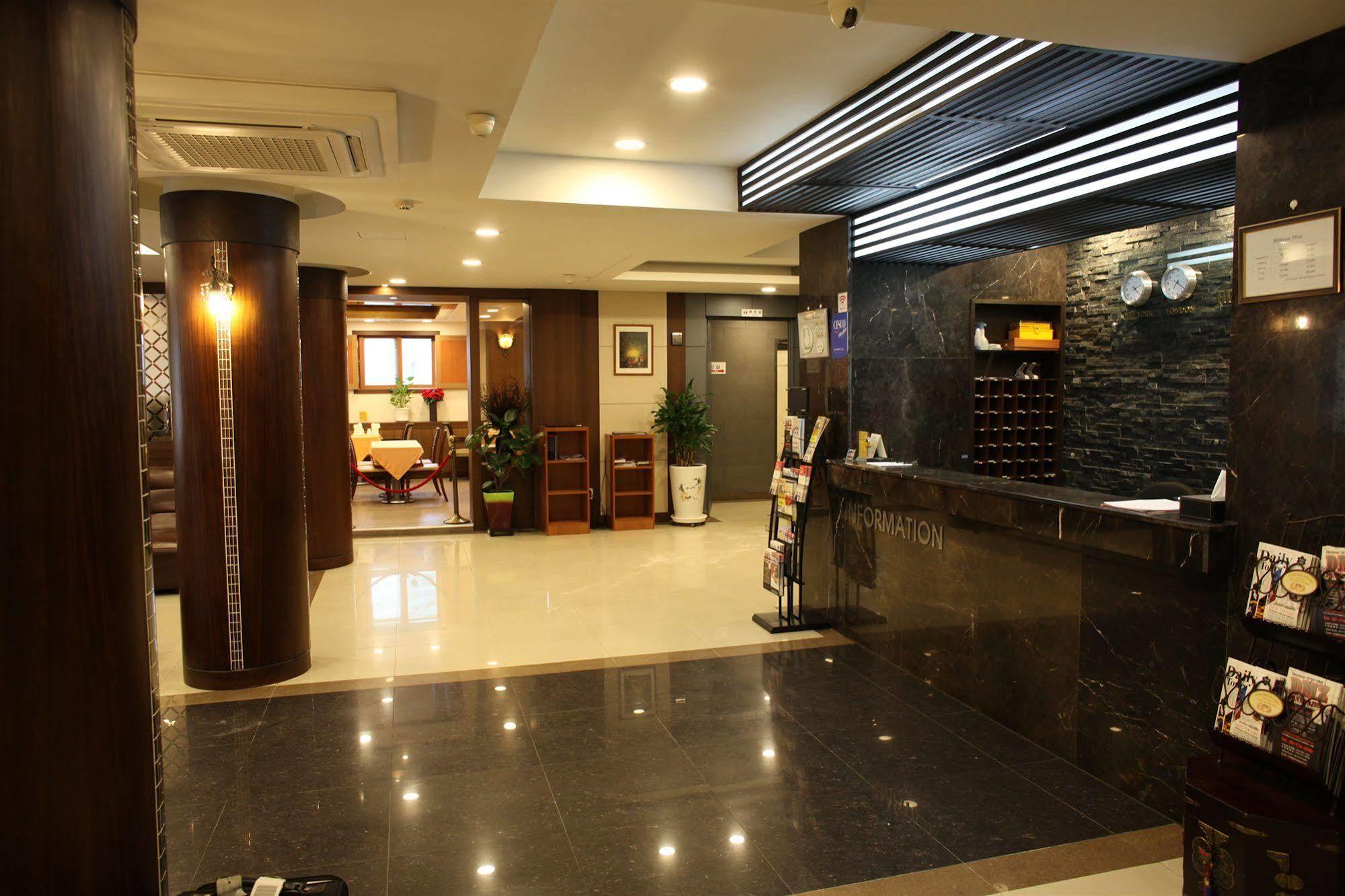 Отель Hill House Seoul Myeongdong Экстерьер фото
